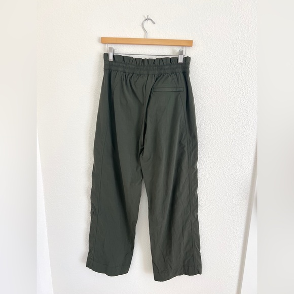 ATHLETA trekkie pants olive green athleisure joggers / size 2 - Picture 8 of 9